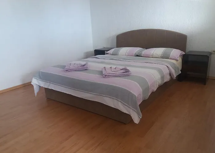 Appartamento Cajic Povile